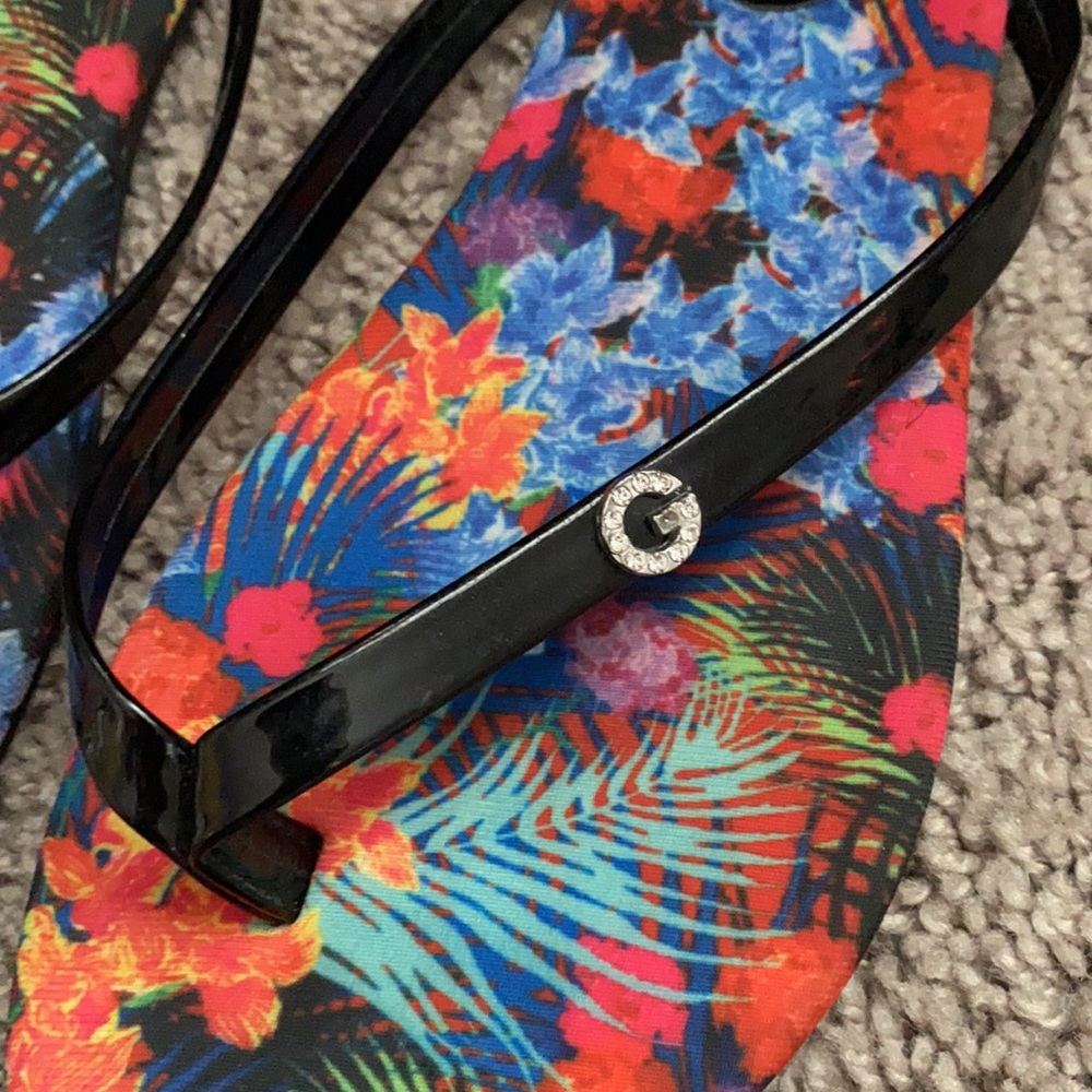 Guess flip flops - Picture 2 of 11